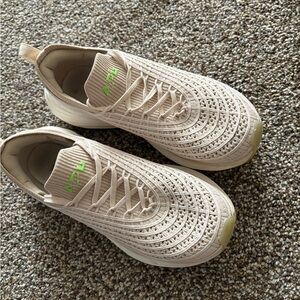 W 6.5 • APL TechLoom Zipline Running Sneaker • Beach • Gently Loved